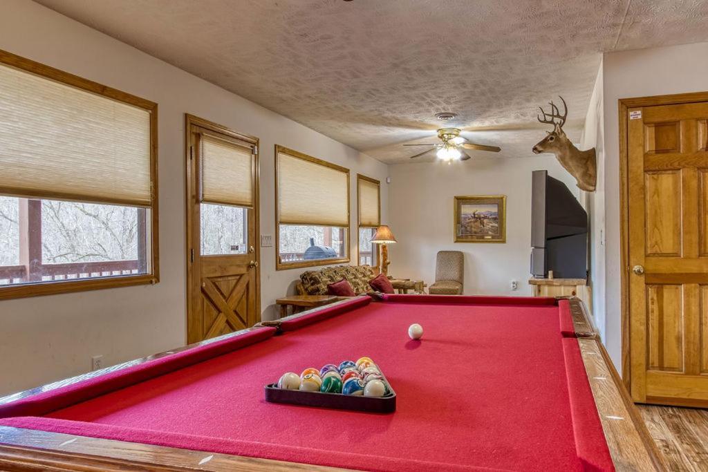 The Nuthouse Ii, Pool Table, Wifi, 1089 Free Tickets Each Paid Day, Dollywood And More 塞维尔维尔 外观 照片